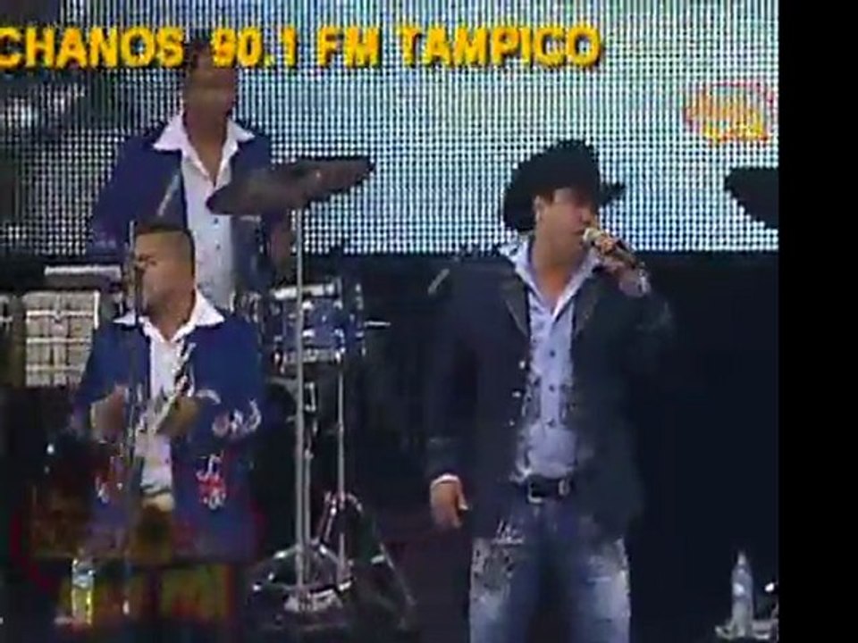 Y TU JULION ALVAREZ