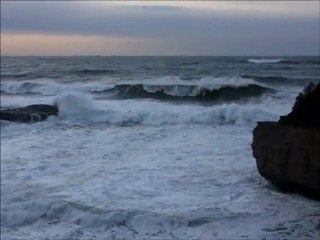 gros swell sur biarritz