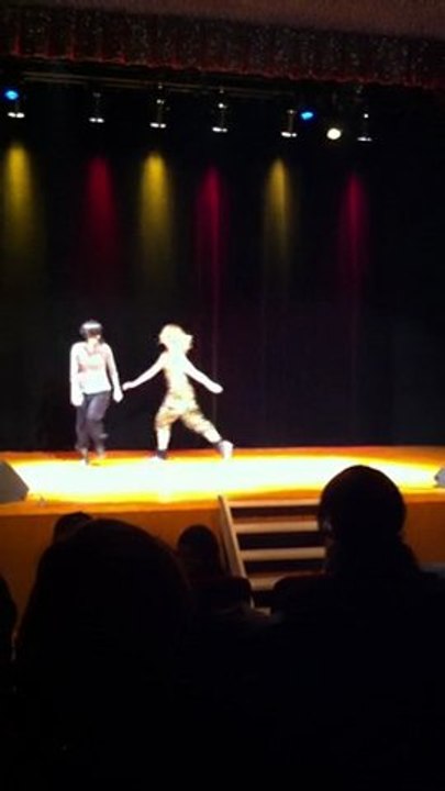 Spectacle Les Atrébates - Duo fille Beyoncé + Steppin