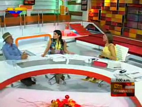 (VIDEO) Toda Venezuela Isis Ochoa ministra de Las Comunas y Mauro Gonzalez defensor de DDHH de Adultos Mayores 14.12 2011 3/3