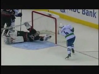 Hurricanes - Canucks (12/15/11)