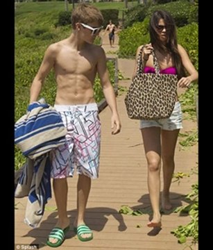 Justin Bieber with Selena Gomez on Hawaiian holiday!!!