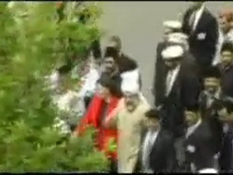 Life of Hadhrat Khalifatul Masih V - Part 4 (English)