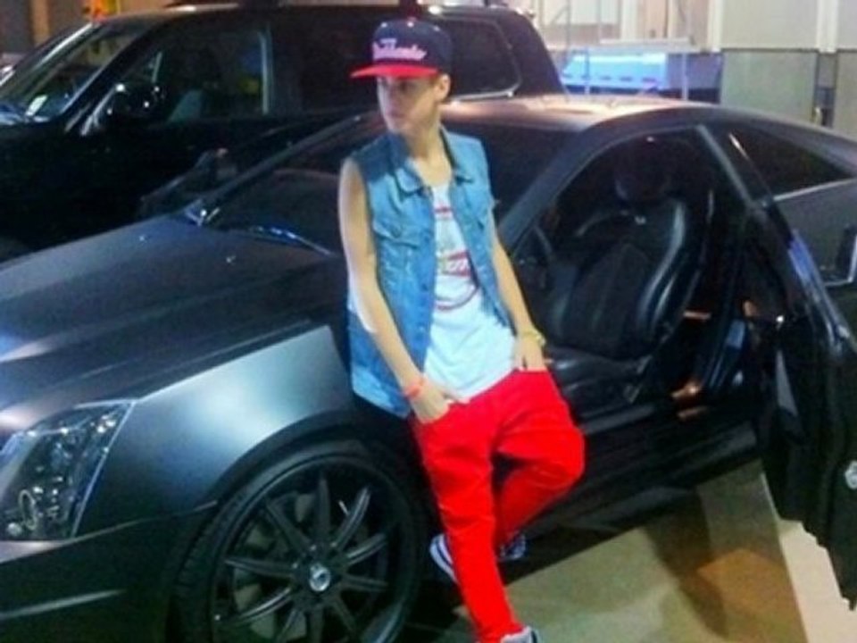 Justin Bieber Pulled Over By Cops In 'Batmobile'