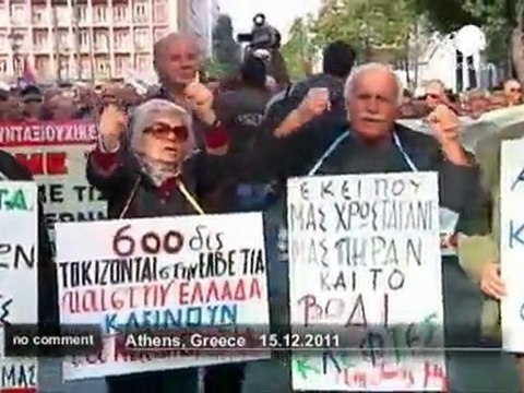 Les retraités grecs manifestent contre les... - no comment