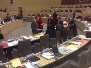 16/12/11 - Petits arrangements entre amis...