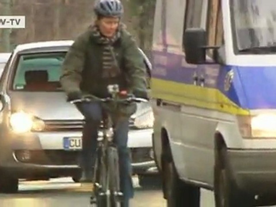 Cycling'Psychos' vs. Motor'Maniacs' | People & Politics