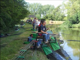 ETREUX (AISNE) CONCOURS  A L' AMERICAINE 29 MAI 2011 CANAL DE LA SAMBRE A L'OISE