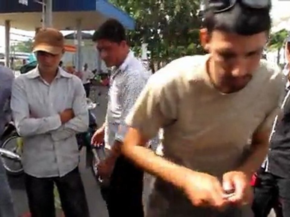 Réparation frontière Cambodge Dec 2011