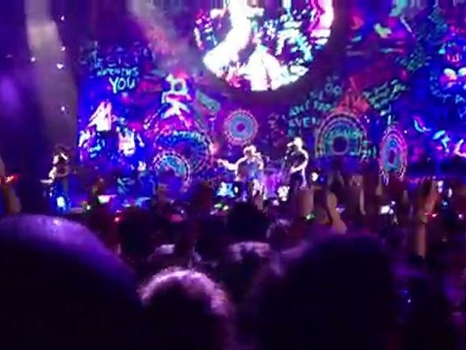 Paradise-Coldplay-Bercy 2011
