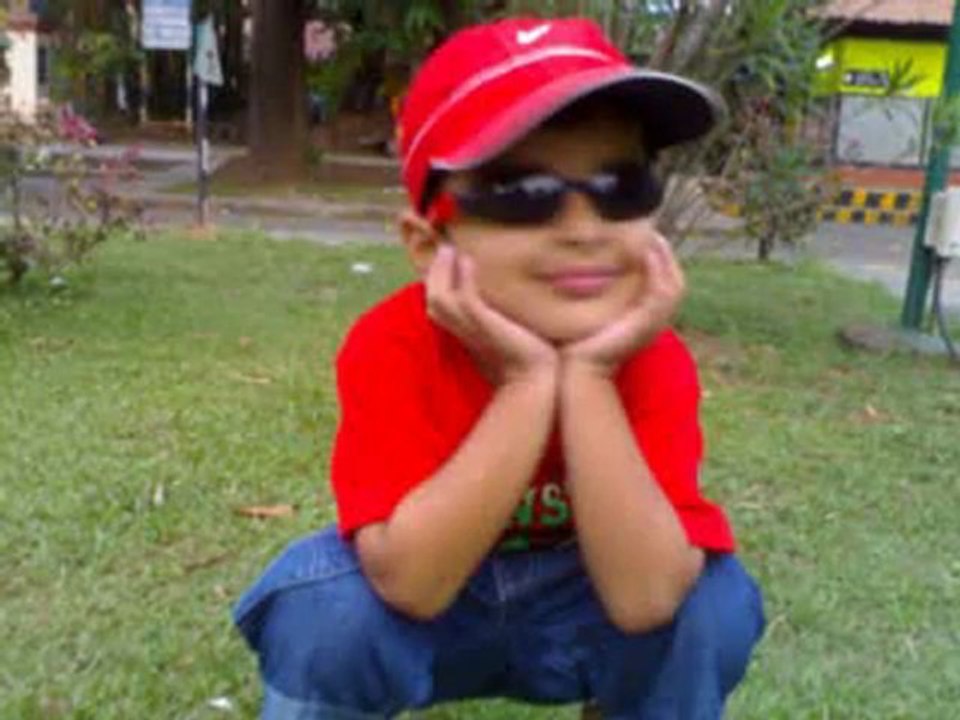 Why this Kolaveri  Abhinav dancing to neevan nigam's kids version of Dhanush's superhit song 2011