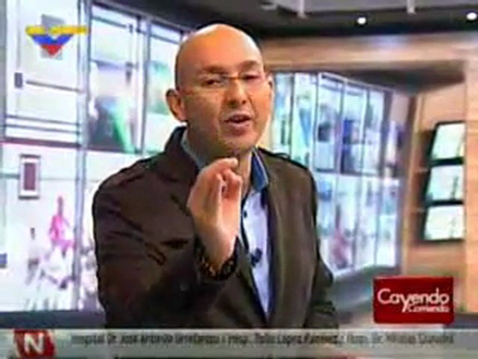 (VIDEO) Cayendo y Corriendo del día viernes, 16.12 2011  1/2