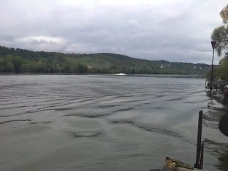 jet ski sur la seine
