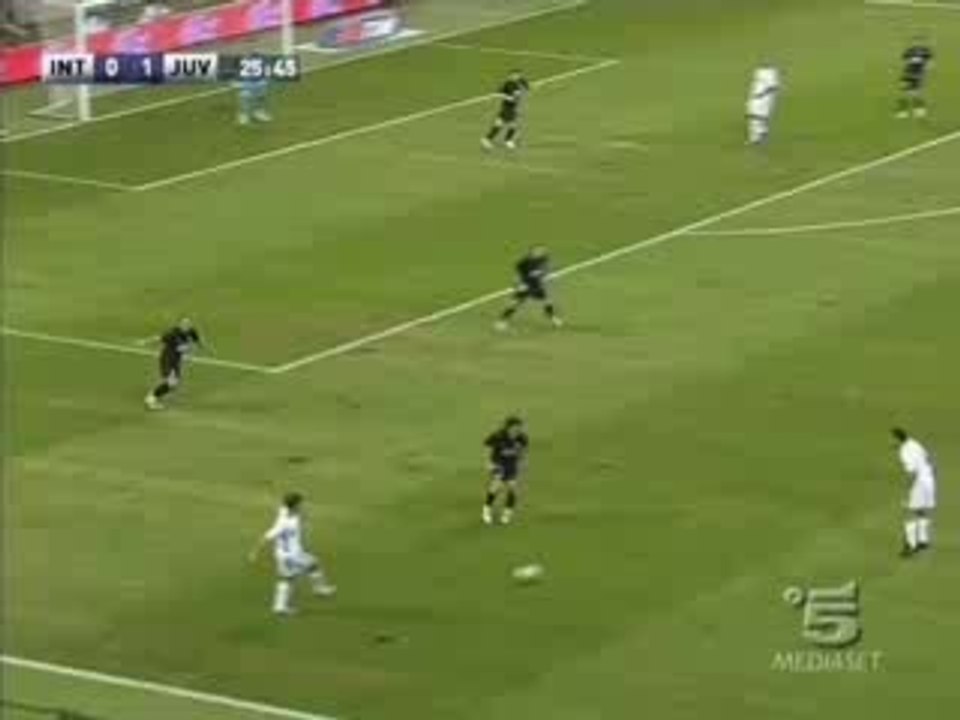 Internazional 1-1 Juventus: Luis Figo