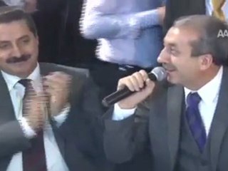 Bakanlar Halay Çekip, Türkü Söyledi