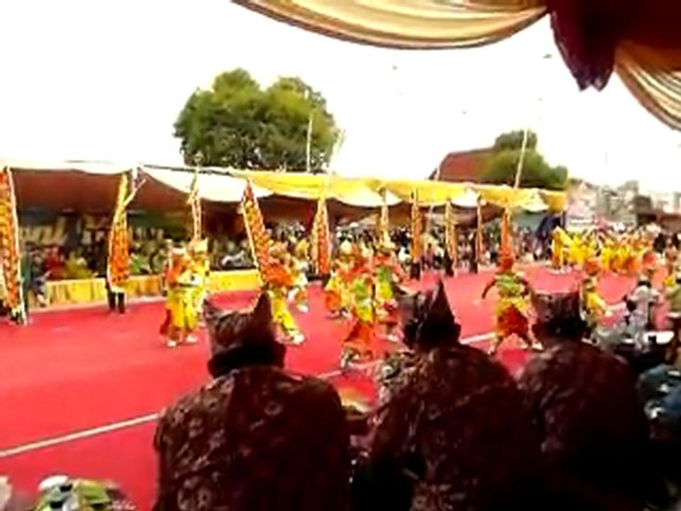 carnaval de banyuwangi danse