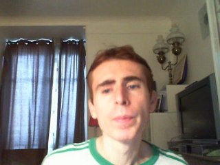 Wiwi égratigne "when you're in love with a beautiful woman"