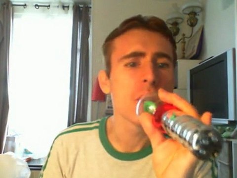 Wiwi égratigne crawl de Chris Brown