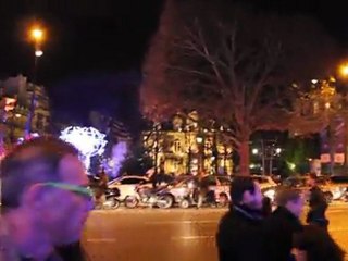 Праздничная иллюминация на Елисейских полях