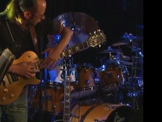 Deus ex Machina  - Cosmopolitismo Centimetropolitano