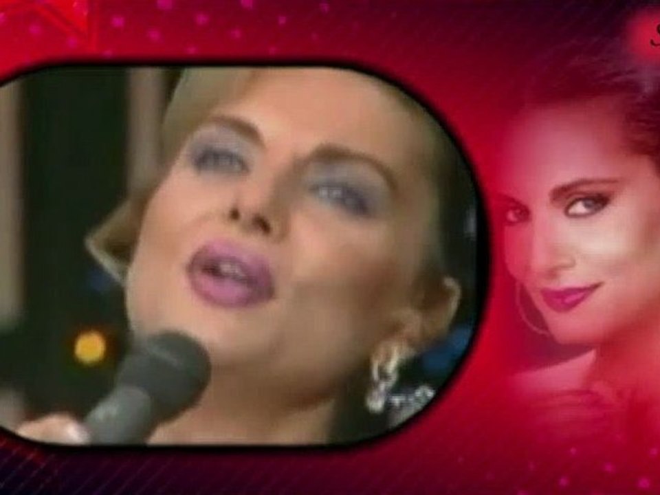 Müşerref Tezcan (Akay )-  Islanmış Gözlerin Ağlıyorsun Sen