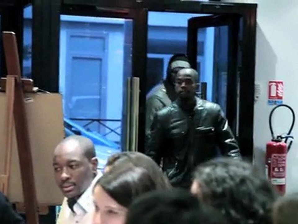 AMAD teaser "POUSSEZ-VOUS"