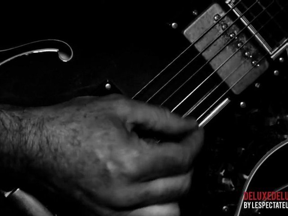 DELUXE guitar hero