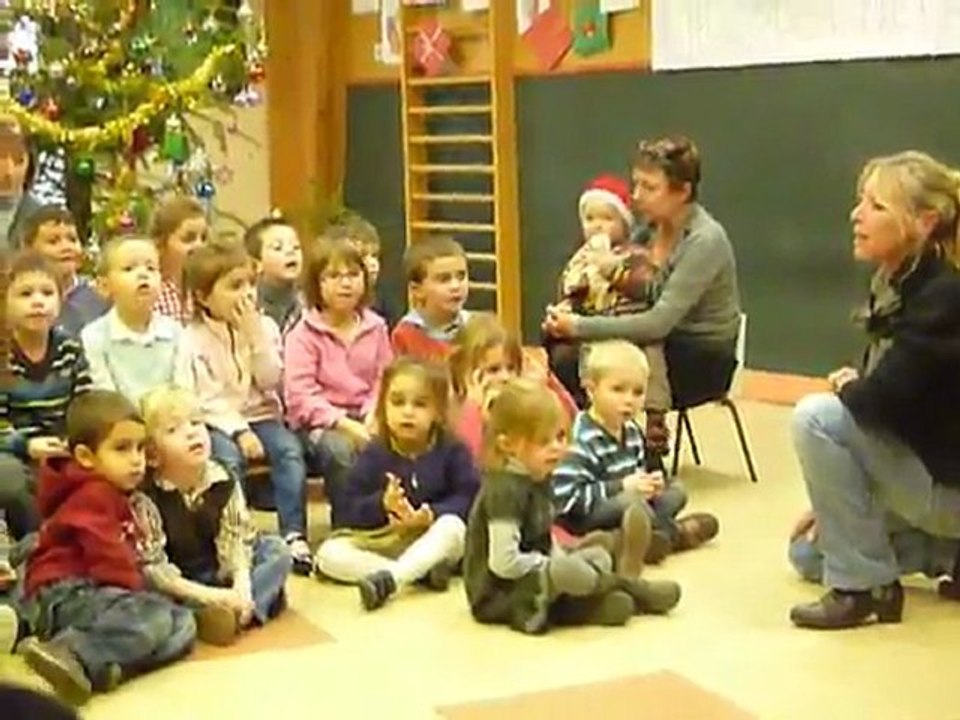Noel 2011 Ecole maternelle  Jeanne & Louise film 2