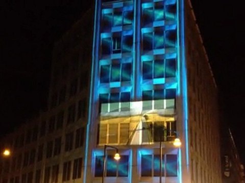 Nuova BMW Serie 3 - Proiezione 3D presso spazio Brera [demo qualità registrazione iPhone 4S]