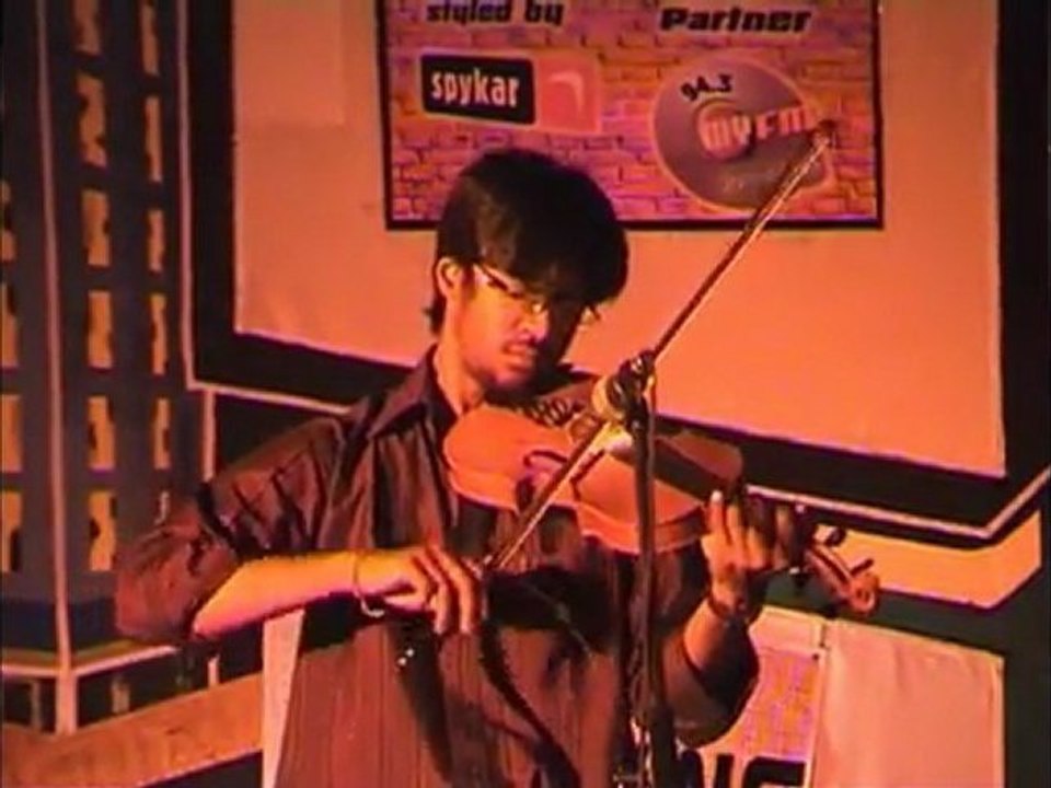 Toss The Feathers with INDIAN classical by SOUMALYA DAS at Nagpur%2CIndia.wmv