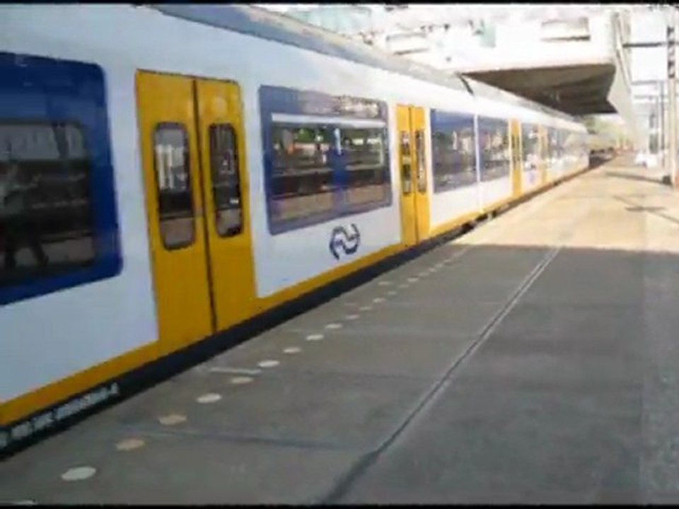 gare amsterdam 4 départs multiples