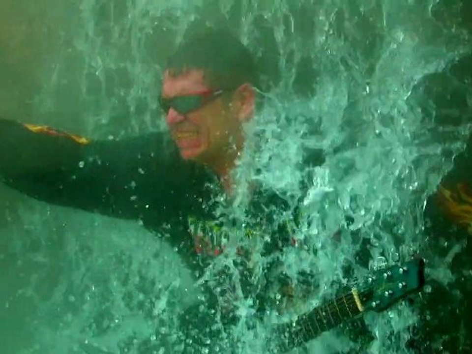 Mario Benjamin - Je roule au son du rock' n roll (VIDÉOCLIP) version 2011