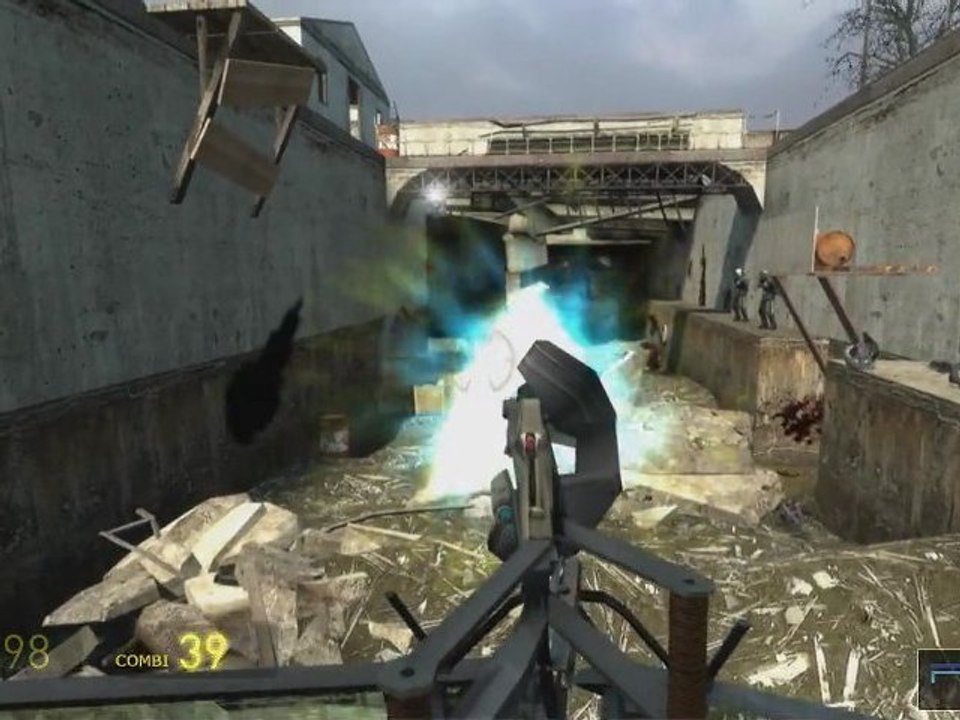 Half-Life 2 : The Orange Box (PS3) - Gordon attaque