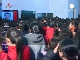 La televisión norcoreana muestra el cuerpo de Kim Jong-il