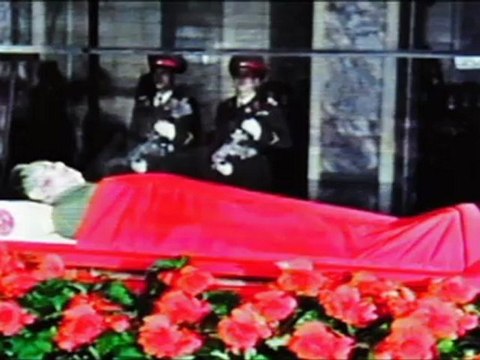 La télévision nord-coréenne diffuse les images de la dépouille de Kim Jong-Il