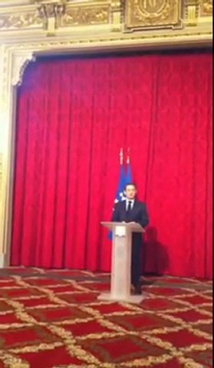 Remise des insignes de Chevalier de la Légion d'Honneur à Philippe Croizon