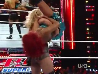 HD WWE RAW 12 19 11 Alicia Fox vs. Beth Phoenix