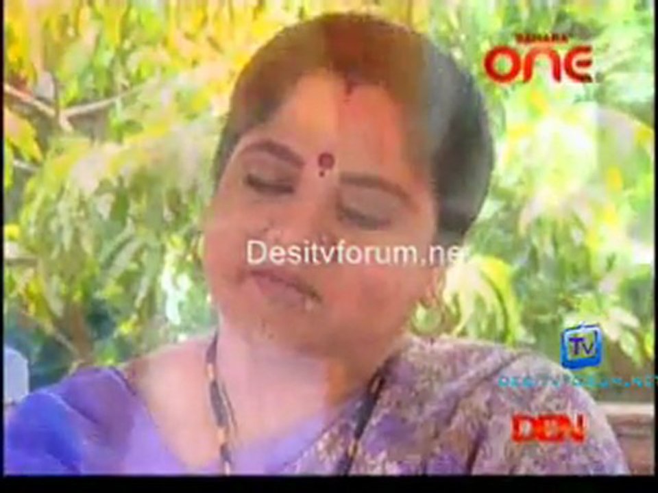 Woh Rehne Wali Mehlon Ki - 19th December 2011 - pt1