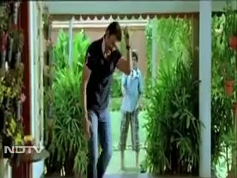 First look: Venkatesh, Trisha in Telugu Bodyguard