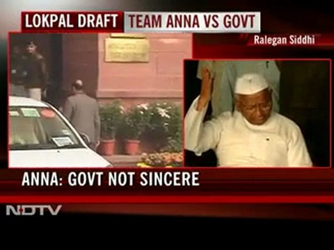 Lokpal: Anna rejects draft, will fast on Dec 27, 28, 29