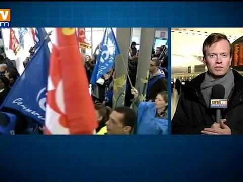 Aéroports : échec des négociations à Roissy, grève reconduite