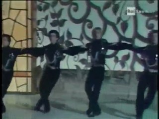 Demis Roussos dances Sirtaki