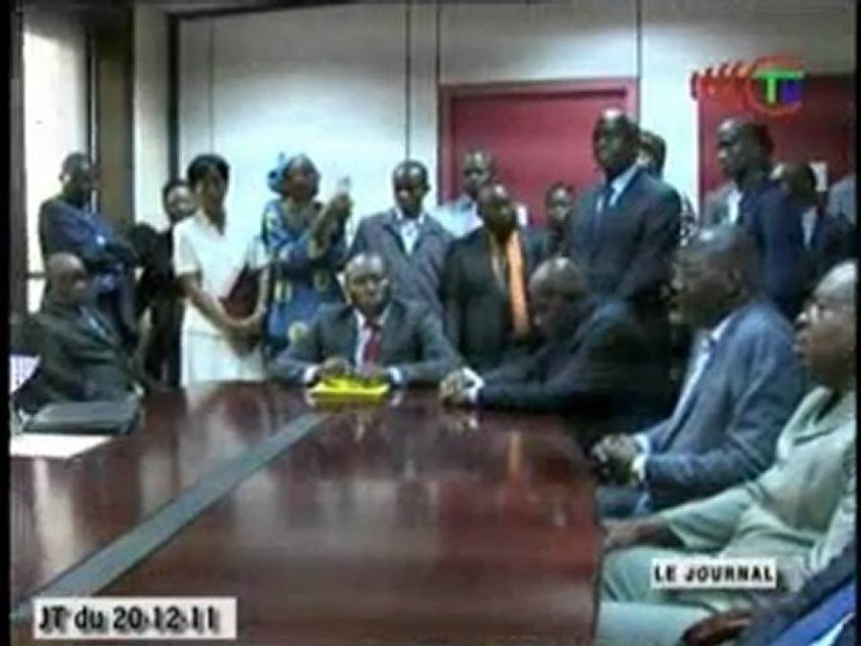 Passation de consignes entre Bruno Itoua et Henri Ossebi