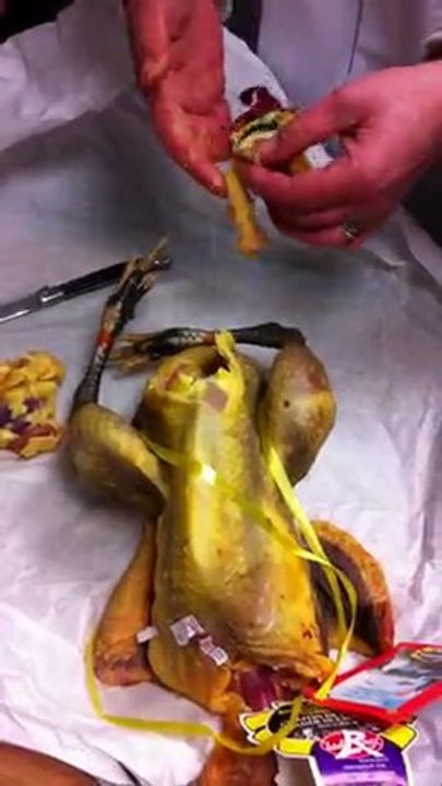 Vider une volaille effilée en moins de 5 mn