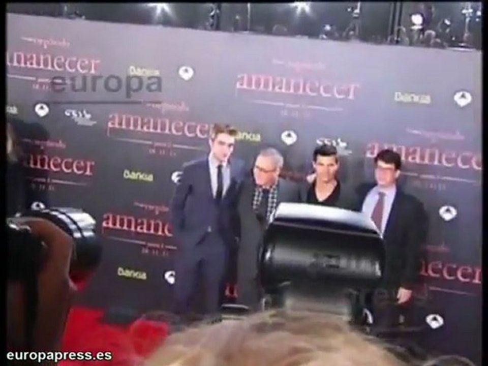 Los celos acechan a Stewart y Pattinson