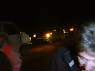 vorsätzlich mit dem Pkw auf Demonstranten.....