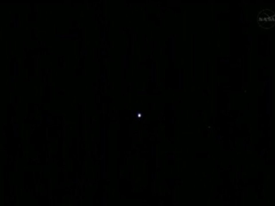 Le décollage de Soyuz TMA-03M  Dec. 21, 2011, 8:16 a.m suivie de pres de UFO