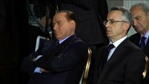 Berlusconi - Si addormenta mentre parla Schifani