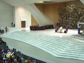 Papa: „Vă urez un Crăciun creştin, Dumnezeu este aproape de noi”