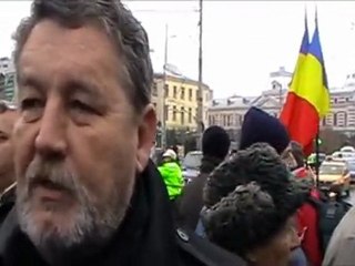 Interviu cu Senatorul Raymond Luca - La Troita la Universitate(21.Dec.2011)(5)
